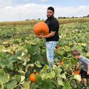 Meet your Posher, Leonard